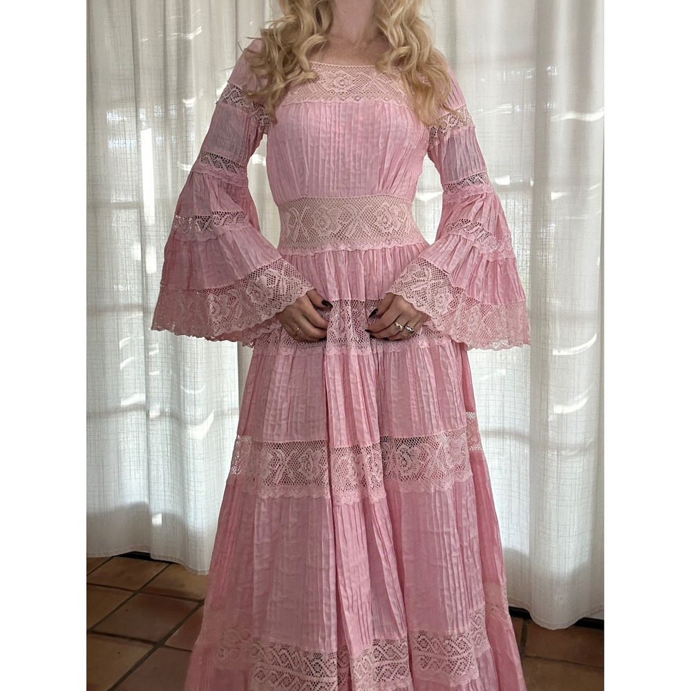 Vintage 70s pink pin tuck angel sleeve boho Mexican dress